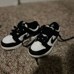 Little boys Nike dunks size 11C